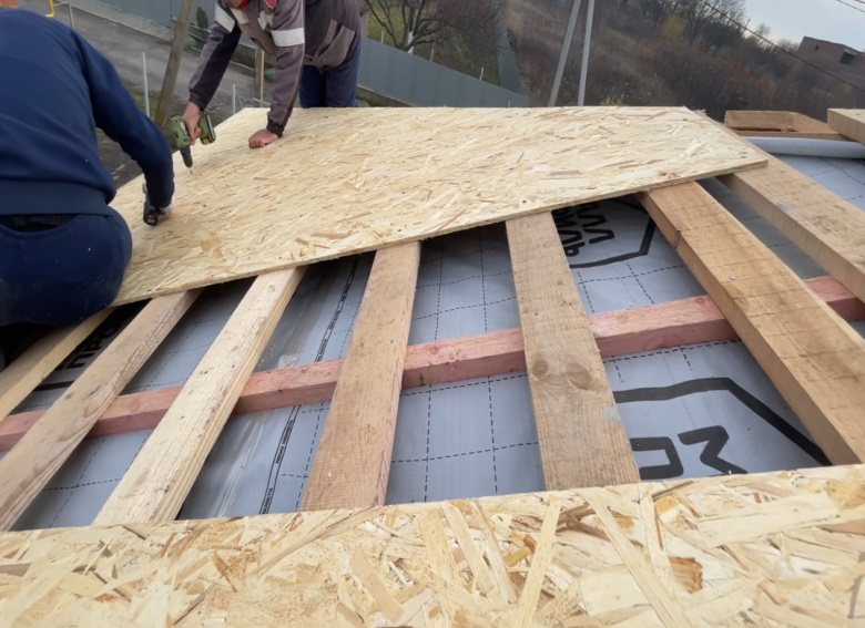 Vent gap between film and plywood